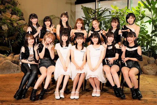 モーニング娘。'19は14人に。前列中央3人が新メンバーの(写真左から)山﨑愛生、岡村ほまれ、北川莉央