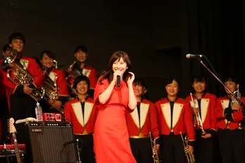 篠原涼子、高校生とのコラボイベントに「すごい鳥肌立っちゃって…」