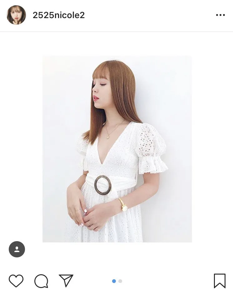 【写真を見る】純白のセクシードレスで大人の魅力漂う藤田ニコル