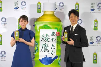 吉岡里帆が思わず赤面!「結婚指輪を見せてるみたい」