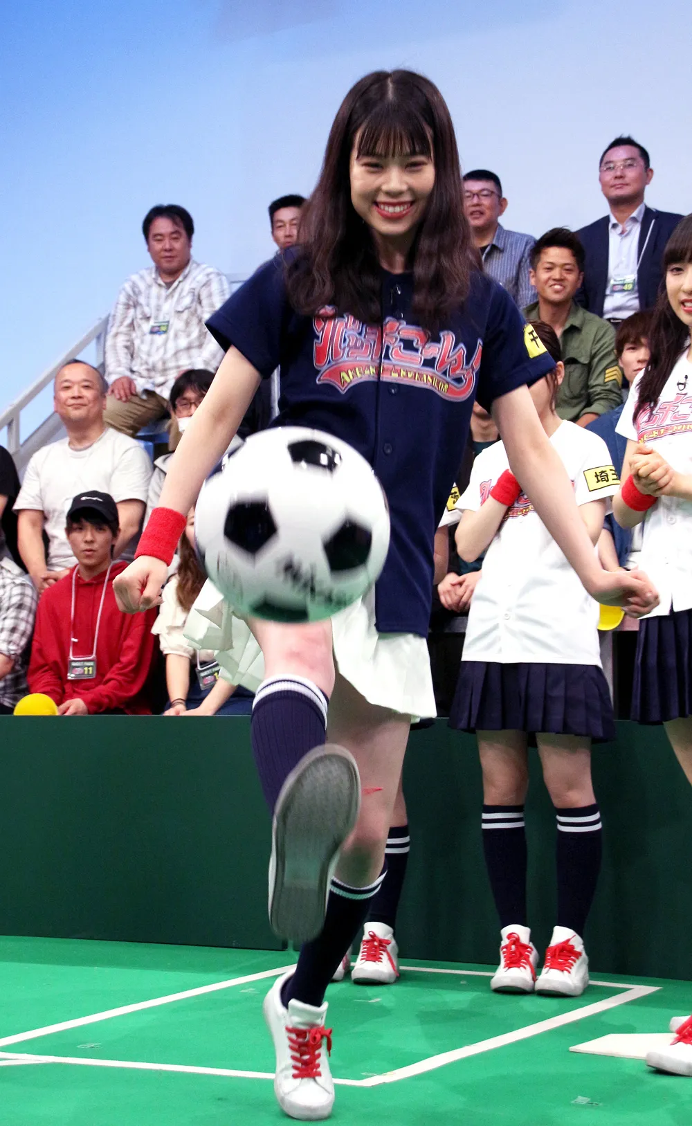 吉川七瀬のリフティングでは、ボールがカメラに向かって飛んできた！