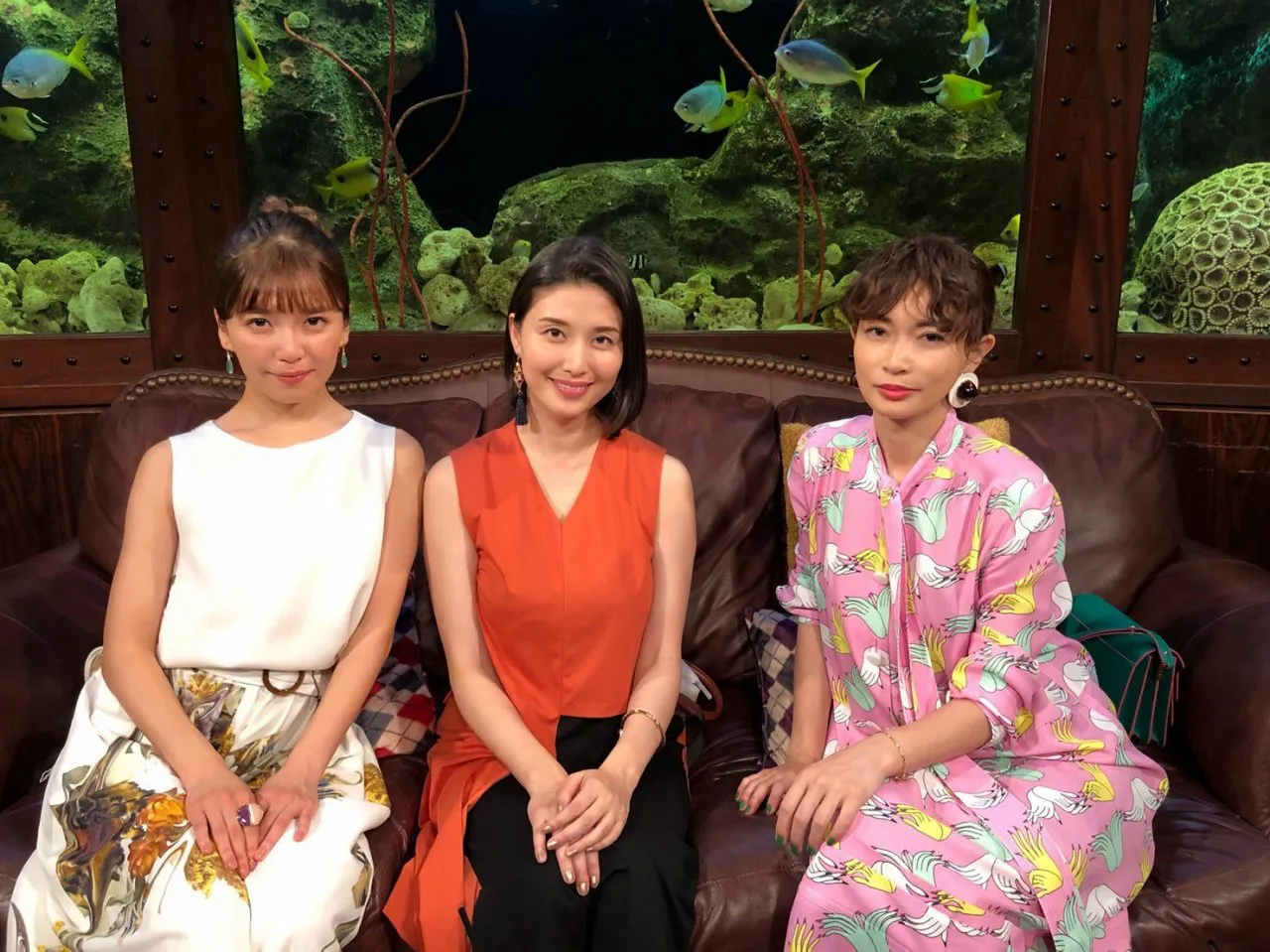 7月2日(火)放送の「グータンヌーボ2」でトークを繰り広げる宇野実彩子、橋本マナミ、長谷川京子(左から)