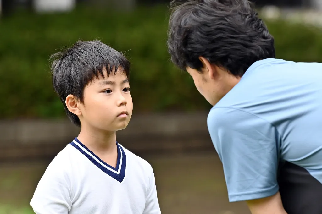 大泉洋(右)演じる主人公・君嶋の長男・博人役でテレビドラマ初挑戦する市川右近(左)