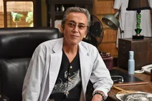 寺島進、異色の人情派ドクター最新作は「梅雨が明けちゃうくらいスカッとして元気が出るドラマ」