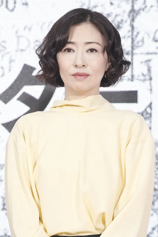 松雪泰子は「監督も含めてお互いに相談しアイデアをたくさん出し合う」と高杉真宙との撮影を語る