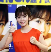 小芝風花、レアな“作業服”オフショットに視線集中!!「物凄く可愛い」「なんちゅう綺麗な顔や」