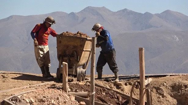ボリビアの炭鉱を取材