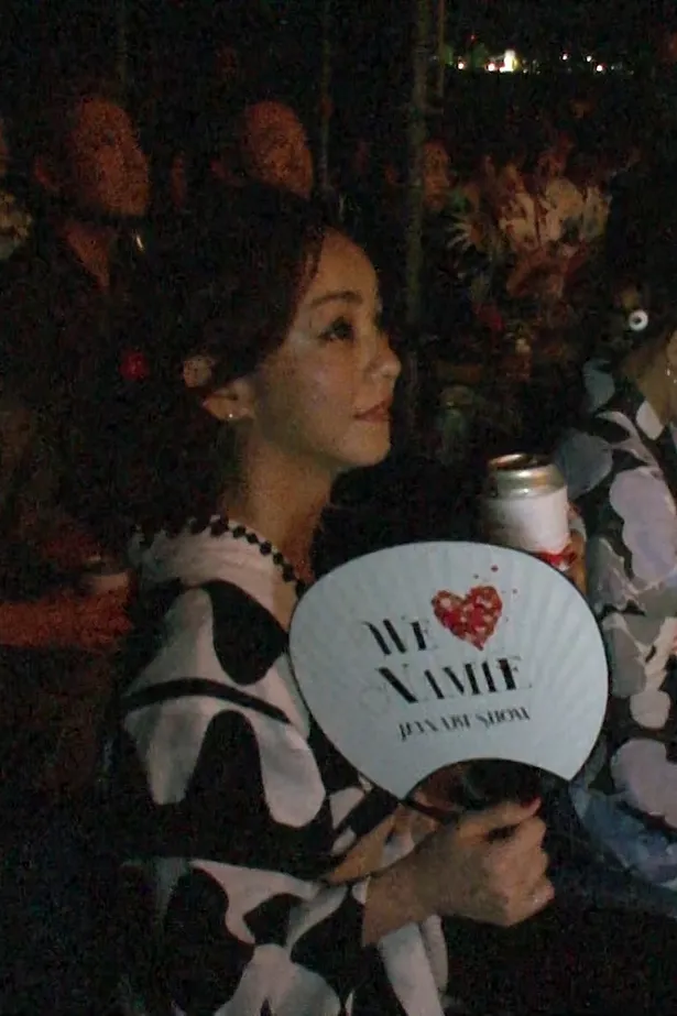 9月16日、沖縄で安室奈美恵の花火ショーと上映会が開催決定！(写真は2018年の安室奈美恵)