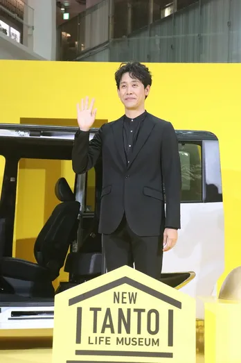 大泉洋「果たして目尻の皺まで再現する必要が…」巨大銅像の出来に驚きの声