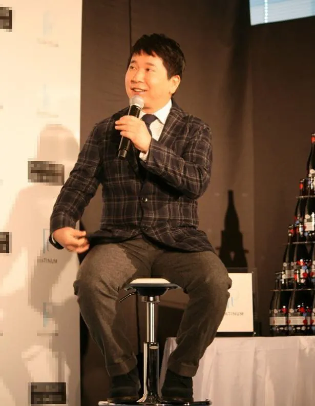 【写真を見る】田中裕二は「タッキーが遺影を持ってっていうこともあるんですね？」と驚く