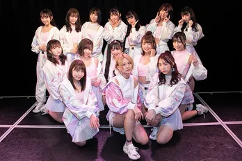 SKE48が新曲をサプライズ披露! センター古畑は「まさか金髪でカラコンを入れてるとは…」