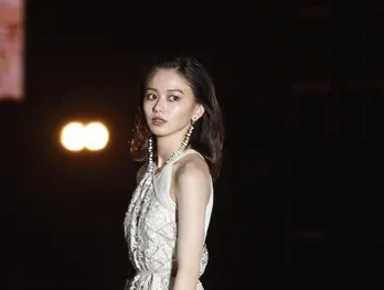 山本舞香、初の“オン眉”SHOTに絶賛の嵐！「国宝級の美」新木優子も「とんでもないわ…」