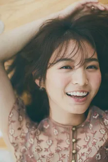 ほのか、“ビールの売り子”史上初「CanCam」専属モデルに