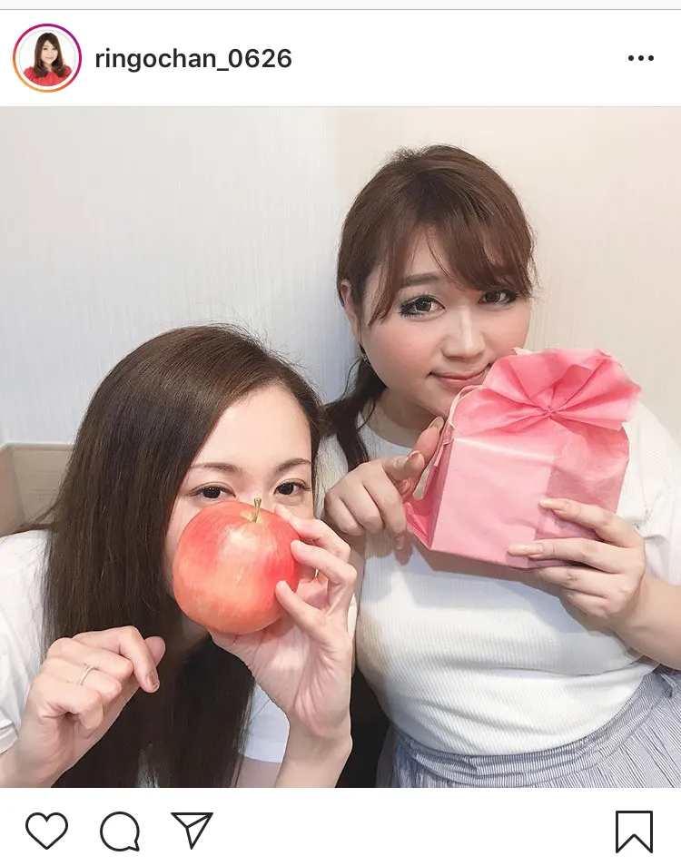 【写真を見る】りんごちゃんは青森からともに上京してきた大親友の美和さんと久しぶりに会った