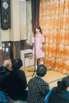 小池は「どんどんのし上がっていく不思議な貧乏役で演じがいがある」とコメント