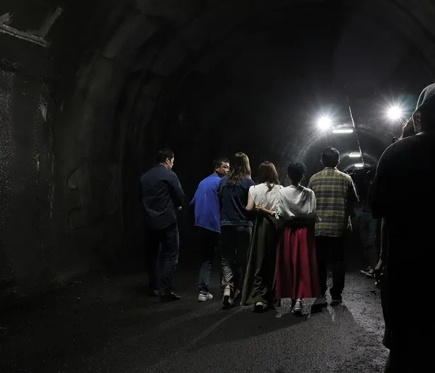 【写真を見る】「必ず撮れる」という有名な某トンネルに恐る恐る足を踏み入れると…