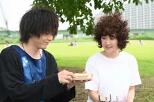 <凪のお暇>中村倫也の「芝ドン」が話題沸騰!黒木華に覆いかぶさる姿に視聴者メロメロ