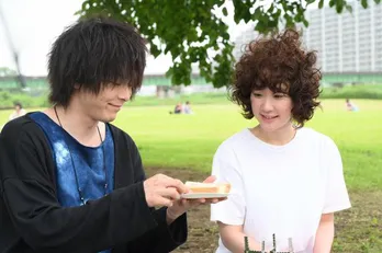 <凪のお暇>中村倫也の「芝ドン」が話題沸騰!黒木華に覆いかぶさる姿に視聴者メロメロ