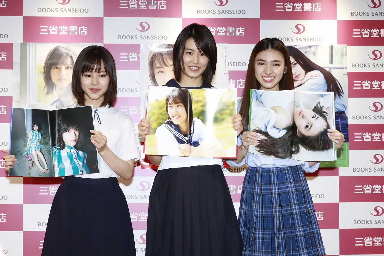 イベントに登場した松風理咲、竹内愛紗、長見玲亜(写真左から) 