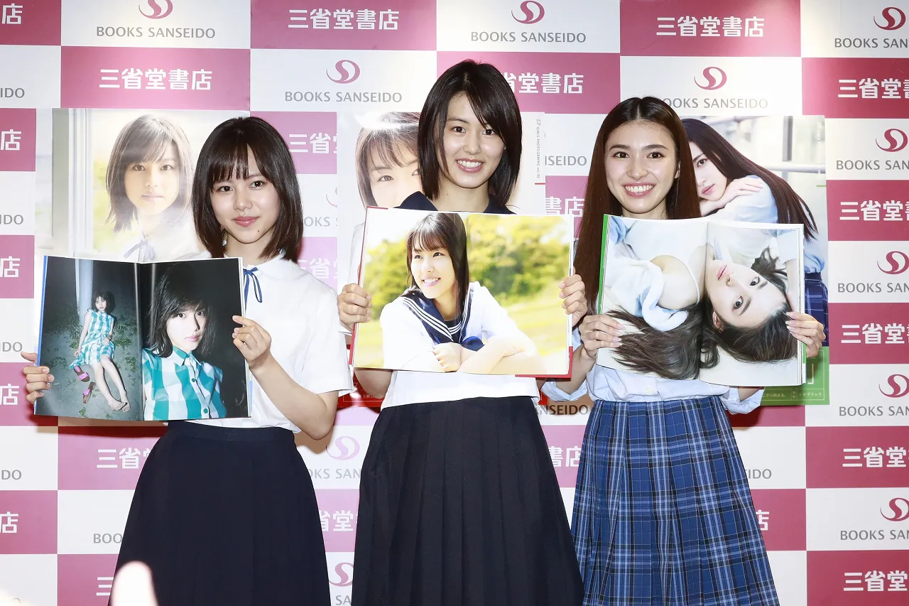 イベントに登場した松風理咲、竹内愛紗、長見玲亜(写真左から) 