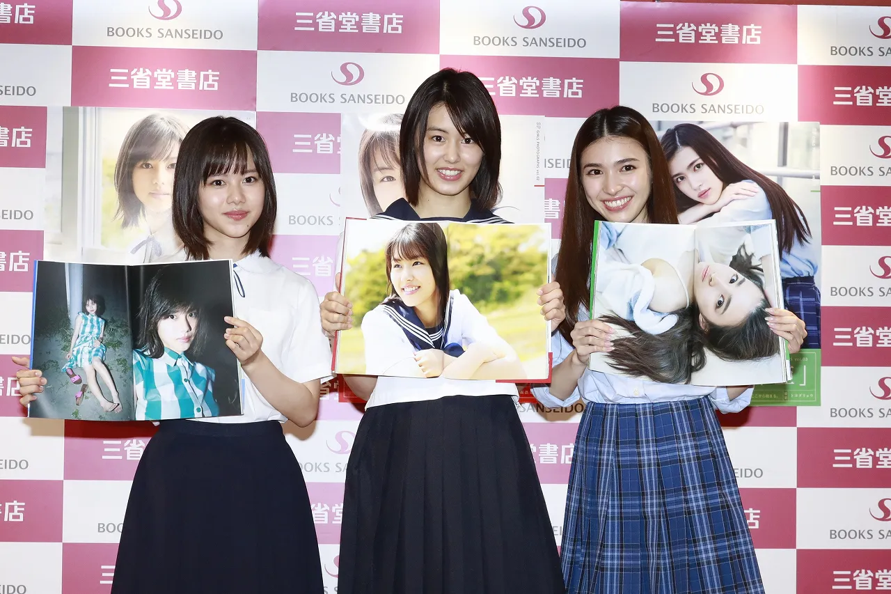 イベントに登場した松風理咲、竹内愛紗、長見玲亜(写真左から) 