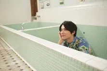 中川大志がかつて営業していた銭湯へ! 廃墟好きの血が騒ぐ!?【中川大志連載】