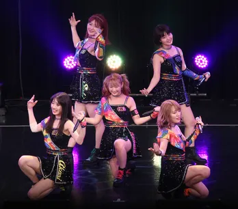 アップアップガールズ(仮)「愛と感謝を込めたバカ騒ぎ」でメインステージ沸かす<TIF2019>