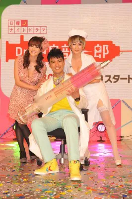 徳重聡、余貴美子の悩殺衣装に「ありがとうございます!」