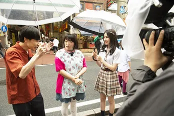 インパルス板倉、森三中黒沢、NMB48村瀬紗英　人見知り3人による“日本一暗い街ぶら”スタート