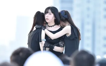 アイドル業界注目のグループ・鶯籠、夕暮れ時のSKY STAGEで“エモい”TIF初ステージ!<TIF2019>