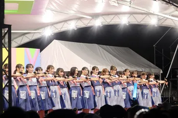 日向坂46「ドレミソラシド」含む5曲を熱唱!圧巻のパフォーマンスで会場を魅了<TIF2019>