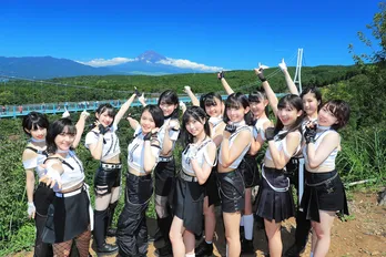 ハロプロ“令和”初のメジャーデビュー・BEYOOOOONDS が“富士山”にヒット祈願