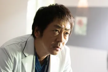 天才法医学者・柚木(大森南朋)が解剖医を目指した理由が明らかに＜サイン＞