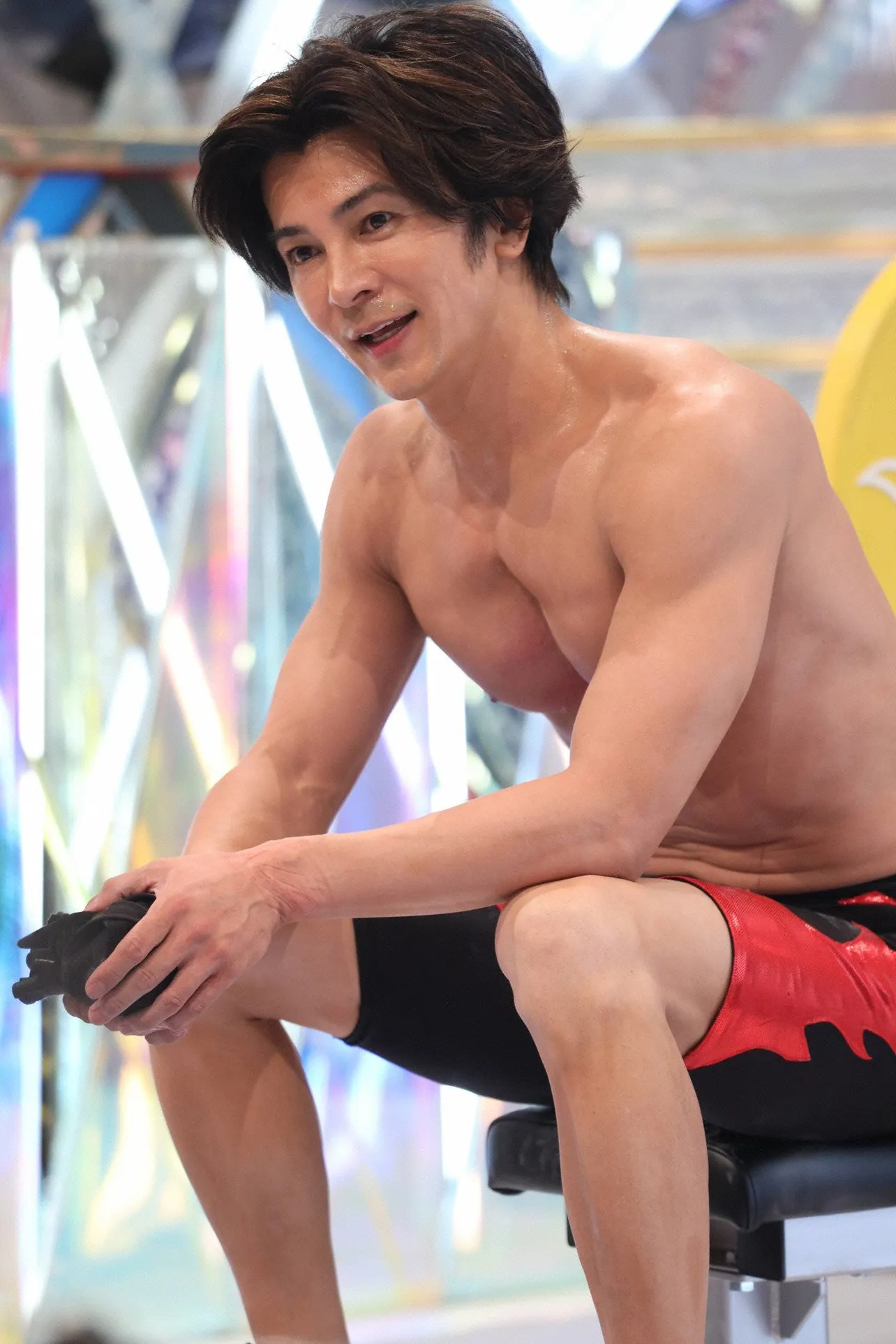 【写真を見る】二冠を狙ってコンディションを整えてきた武田真治…圧巻の筋肉美！