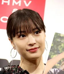 広瀬すず、福地桃子と“美人姉妹”花嫁衣装2SHOTに絶賛の声「お人形さんみたい」「号泣!」「白無垢似合う」