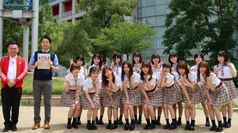 NMB48が大阪各所でクイズに挑戦!小嶋花梨「うそのないガチの感じを楽しんで」