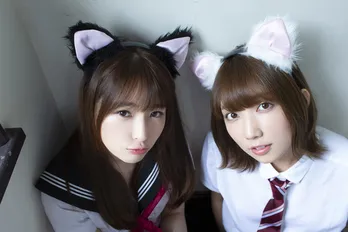 霜月めあ＆月野もも、グラビア初共演「ラブラブな“百合カット”がたくさん」