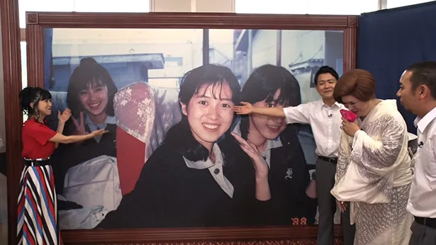 【写真を見る】高校時代の西村知美と酒井法子
