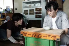 村上淳、“座長”三浦春馬は「いつか共演したいと思う中でもトップクラスの人間」<TWO WEEKS>