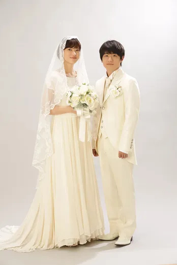 ＜監察医 朝顔＞上野樹里“朝顔”＆風間俊介“真也”の結婚写真公開！風間は真っ白なタキシード!!