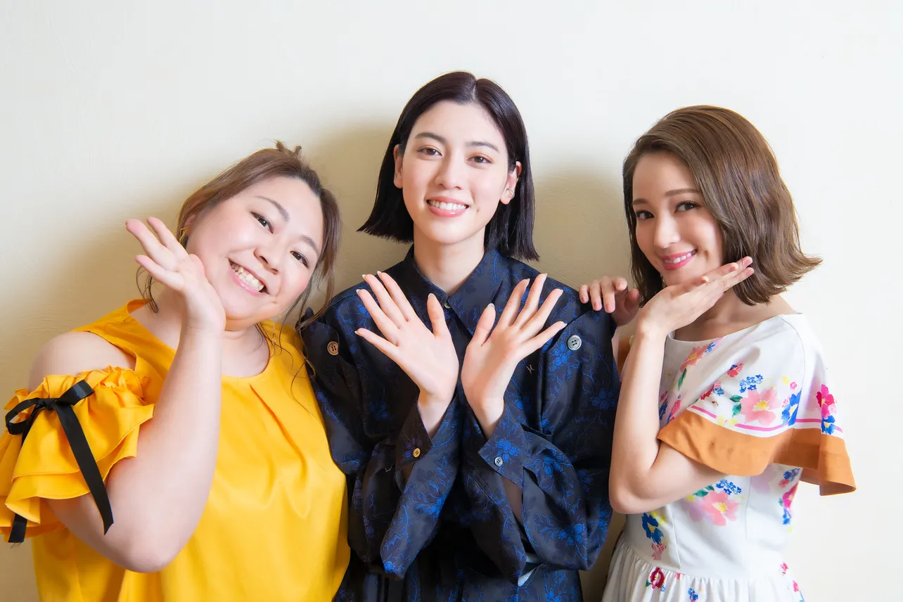 インタビューに応じたやしろ優、三吉彩花、chay(写真左から)