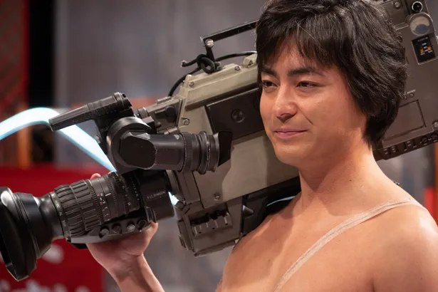 山田孝之主演「全裸監督」のメイキング映像が解禁。さらに、シーズン2の制作が決定した