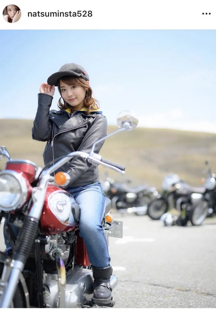 【写真を見る】元AKB48・1期生の平嶋夏海は“バイク女子”！バイクにまたがるクールなSHOT