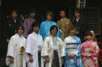泉見洋平、加藤和樹、紫吹淳、IZAMが着物姿でヒット祈願！