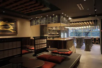 橘ケンチ、酒造会社とコラボで日本酒『守破離橘』発売！