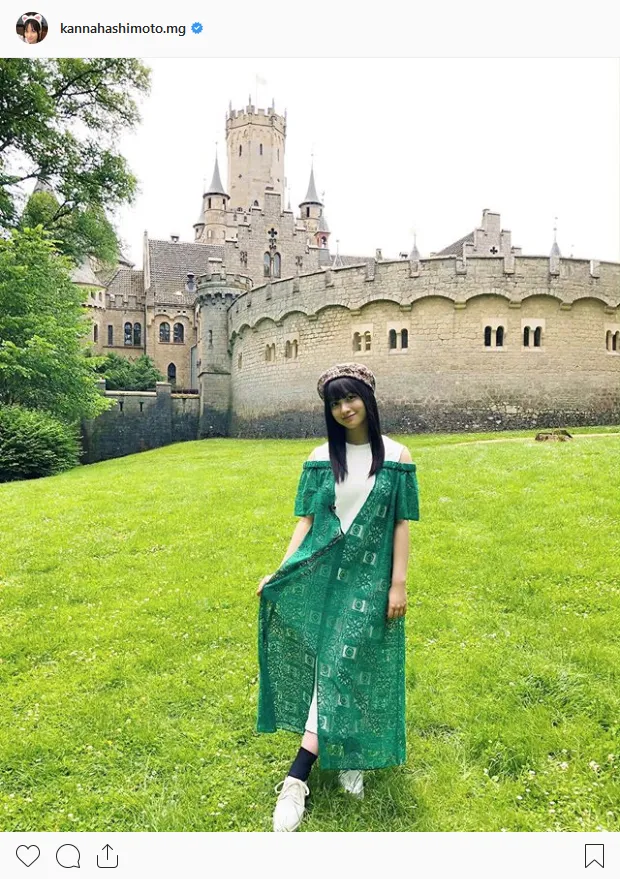 【写真を見る】古城を背景に橋本環奈お姫様がほほ笑む