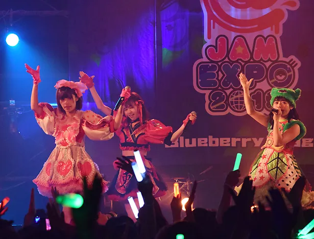 「@JAM EXPO 2019」1日目のブルーベリーステージに出演したFES☆TIVE