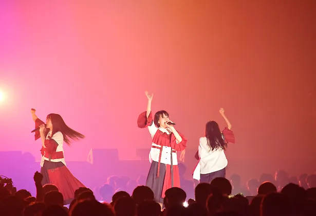 「@JAM EXPO 2019」1日目のストロベリーステージ(メインステージ)に出演したsora tob sakana