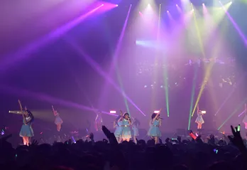 虹のコンキスタドール、「@JAM EXPO 2019」メインステージを“神セトリ”で駆け抜ける!