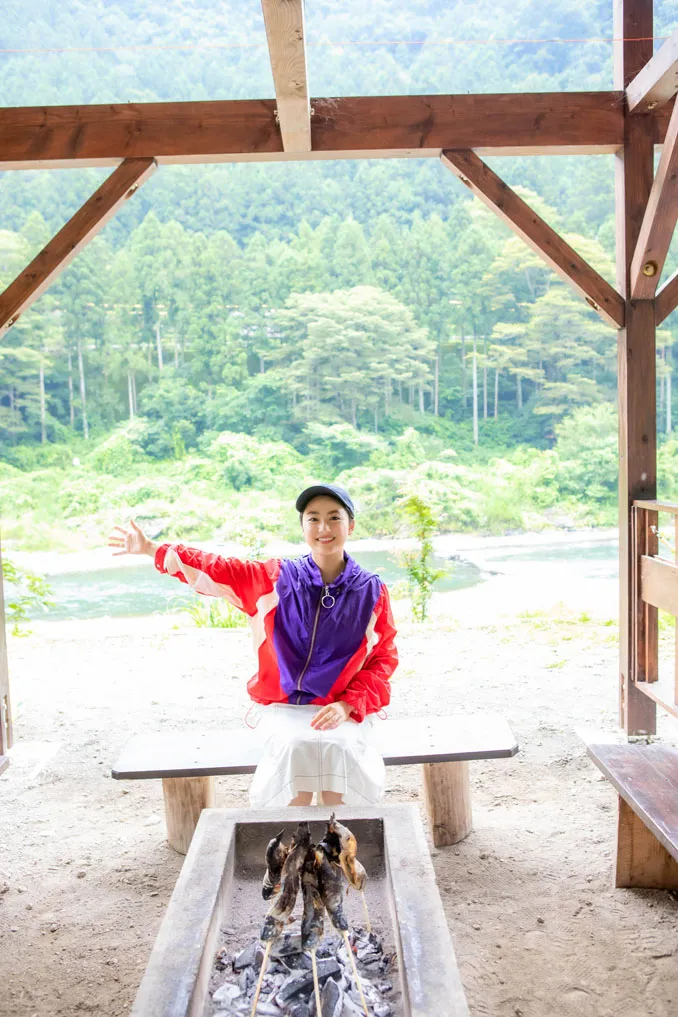 海派の平祐奈も川のせせらぎに癒される